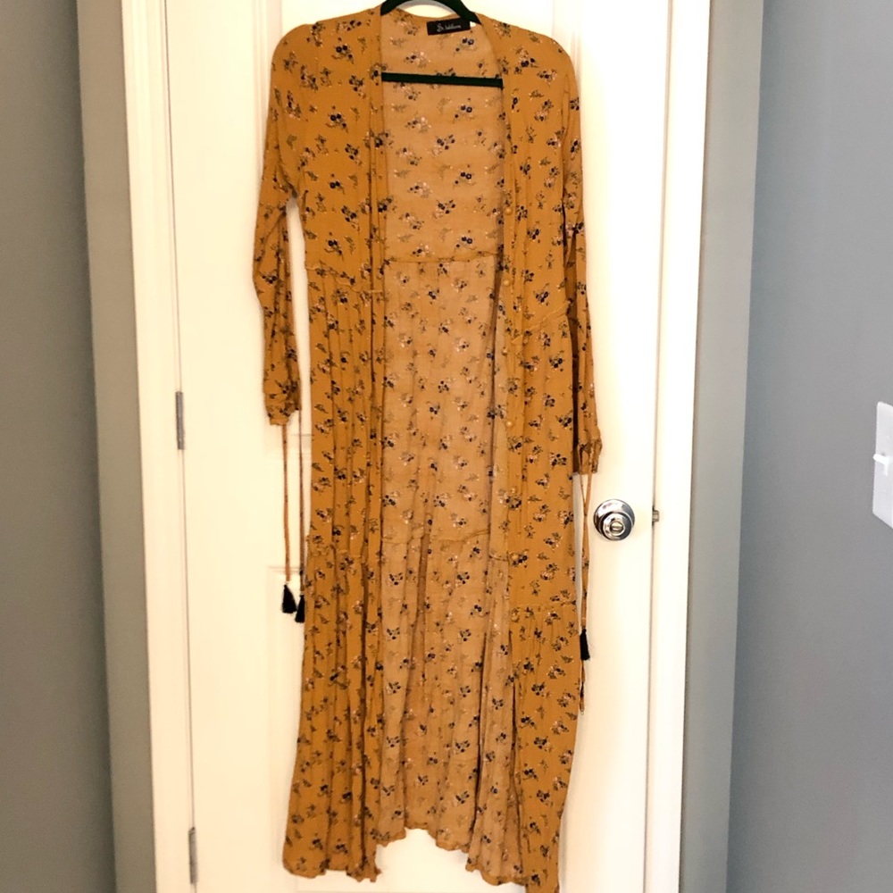 BNWT Mustard color Duster with Tie sleeves